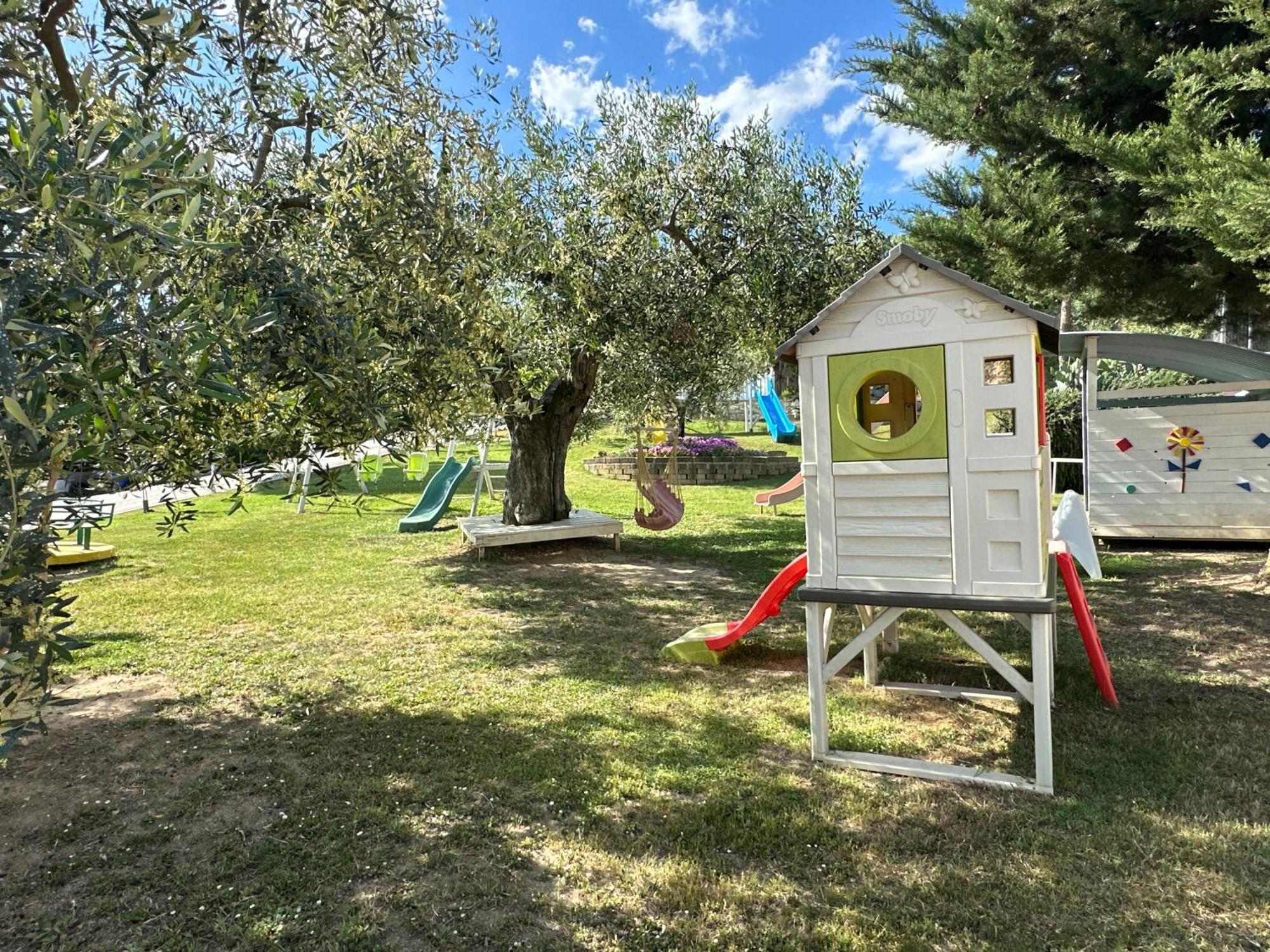 Agriturismo Case Al Sole Loreto Exterior foto