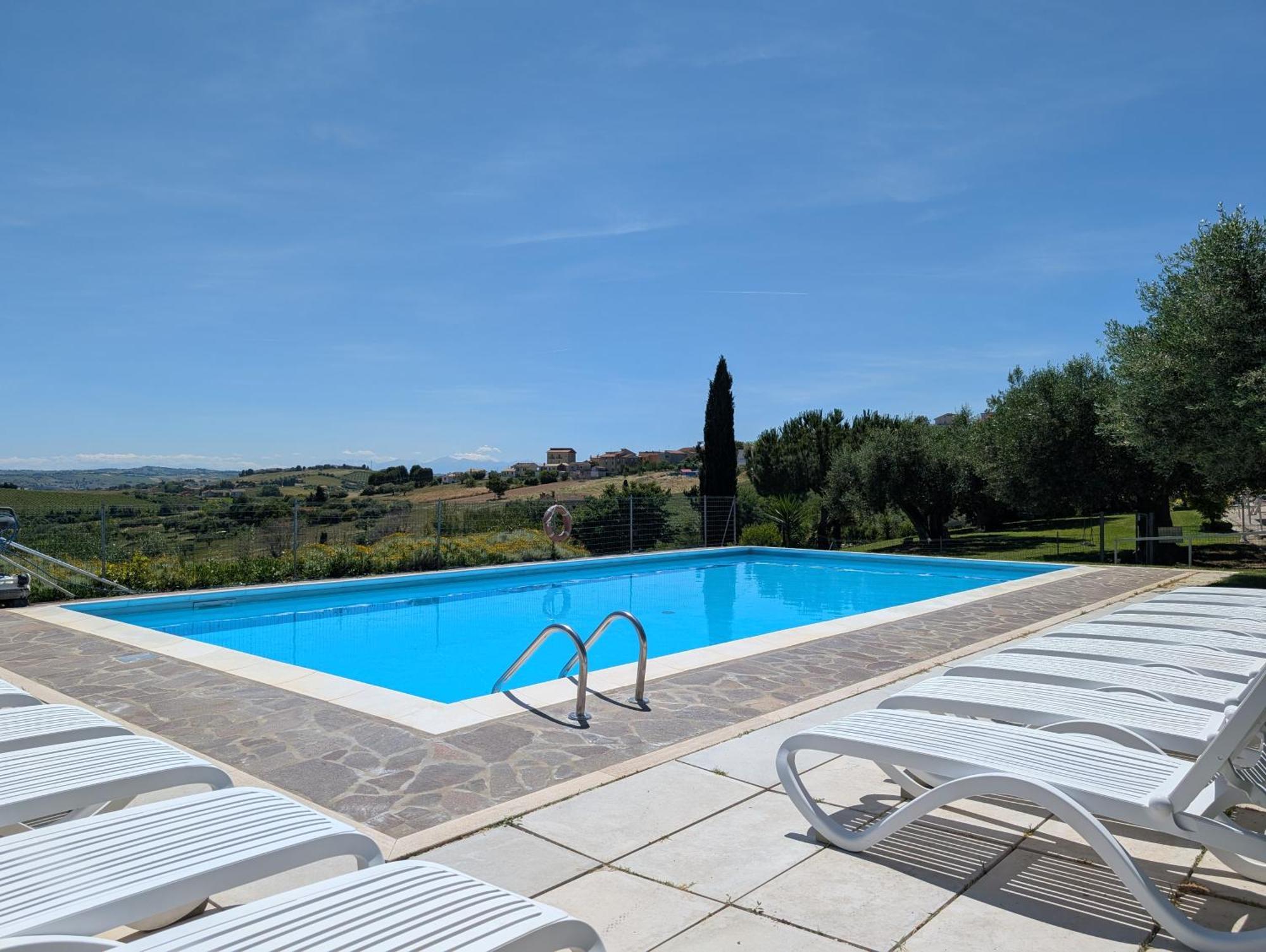 Agriturismo Case Al Sole Loreto Exterior foto